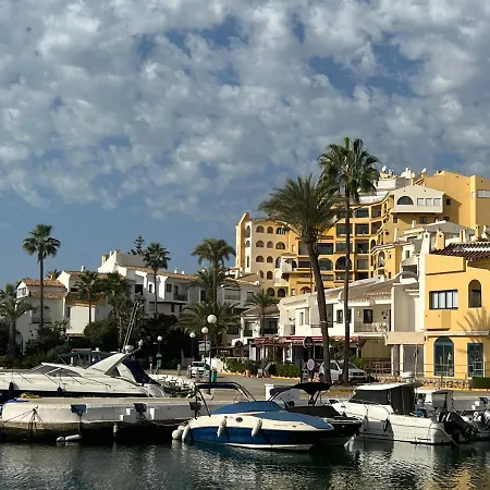 Fascinante Hogar En Cabo Pino En Марбелья