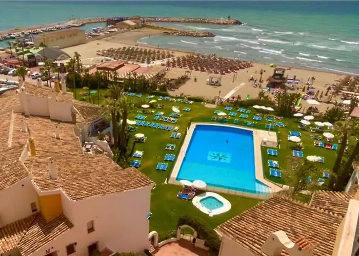 Fascinante Hogar En Cabo Pino En Марбелья