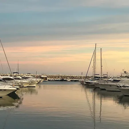 Fascinante Hogar En Cabo Pino En アパート