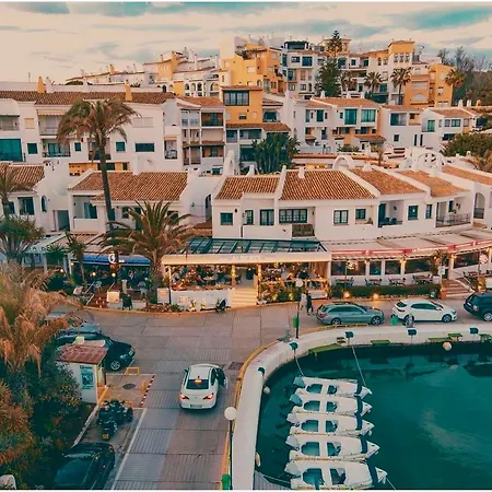 Fascinante Hogar En Cabo Pino En Марбелья