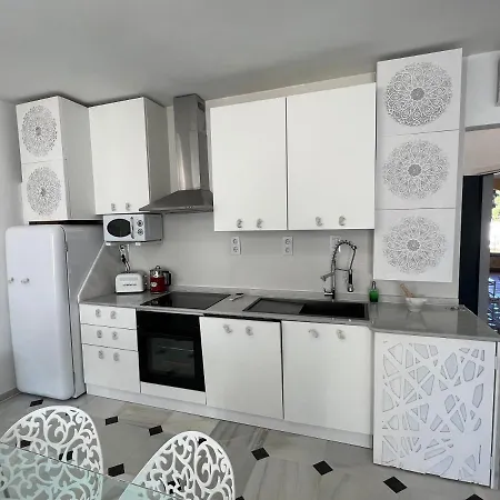 Fascinante Hogar En Cabo Pino En * Марбелья