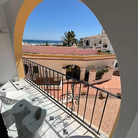 Fascinante Hogar En Cabo Pino En * Марбелья